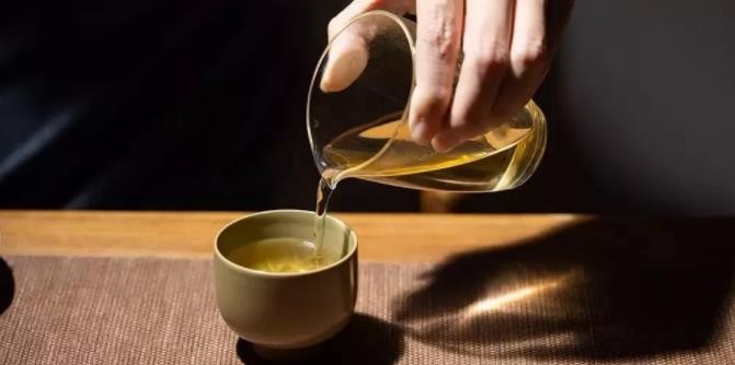 人生如茶，“空杯”也是一种态度。